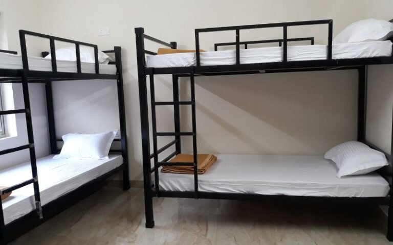 6 Bed Mix Dorm_2
